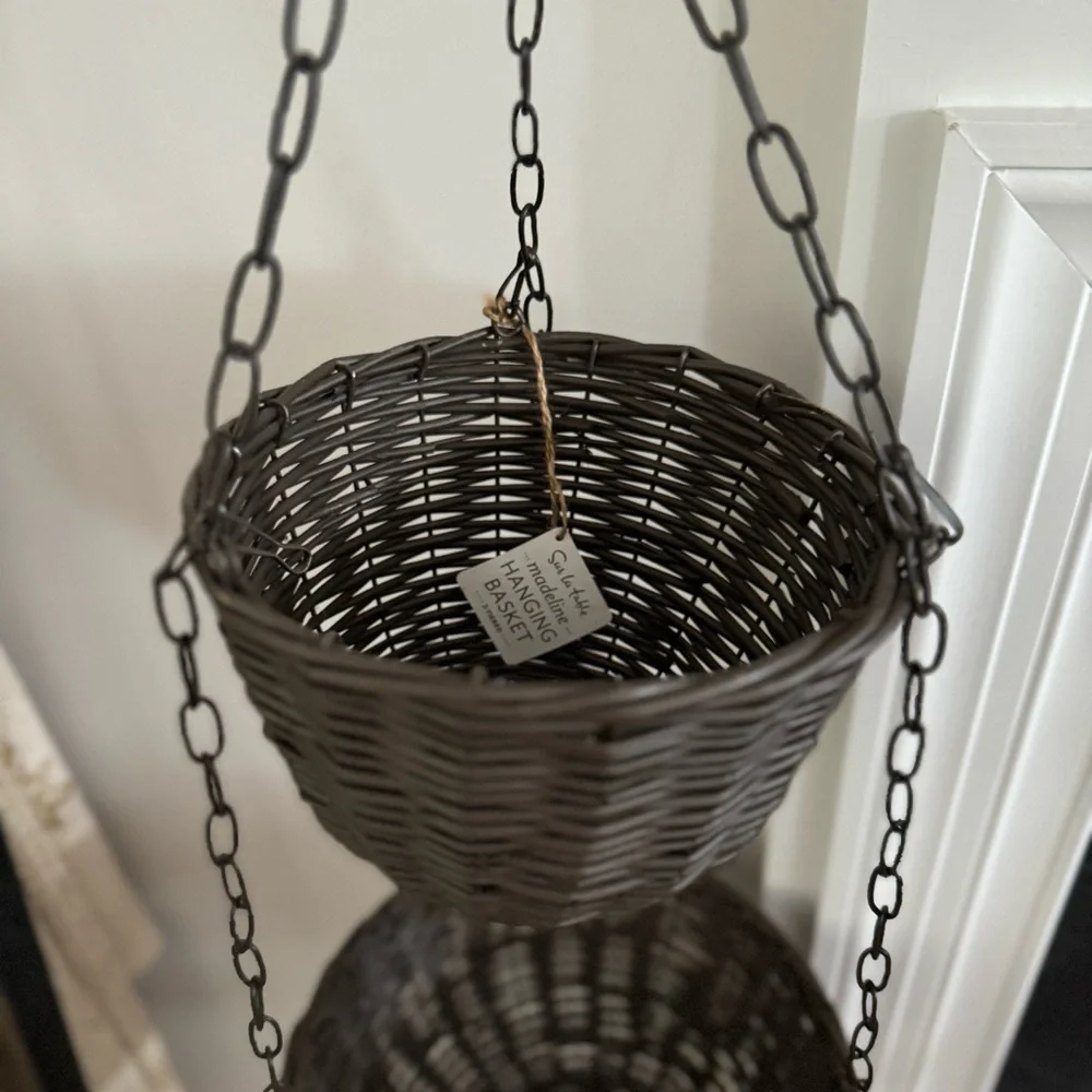 Sur La Table …Madeline ..Hanging Basket / .. 2 here’s… NWT